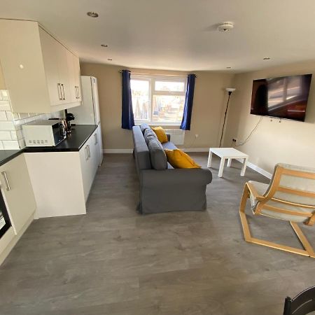 Stunning 1 Bedroom Flat In Wood Green London Kültér fotó