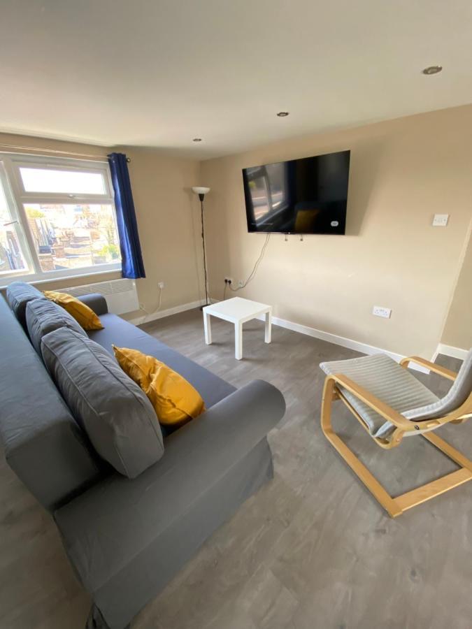 Stunning 1 Bedroom Flat In Wood Green London Kültér fotó
