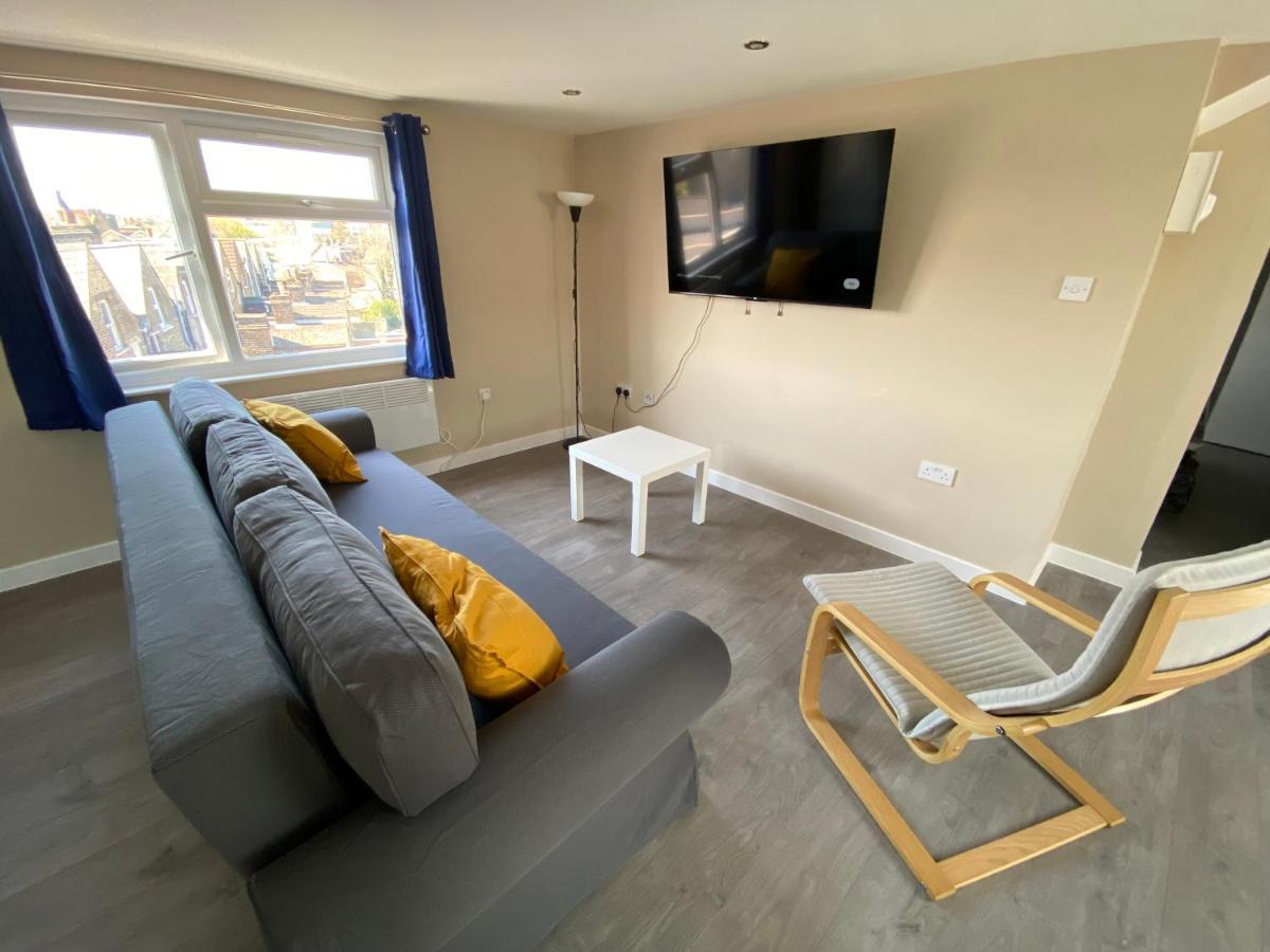 Stunning 1 Bedroom Flat In Wood Green London Kültér fotó